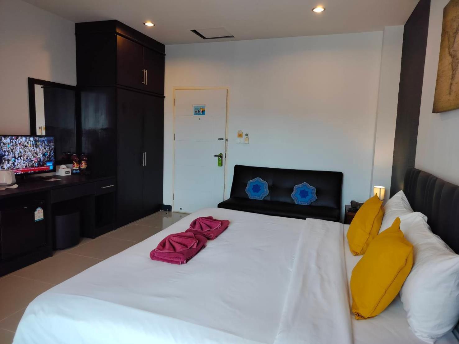 May House Karon Beach Ban Karon エクステリア 写真